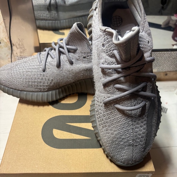 adidas Other - Yeezy boost 350 V2 men’s